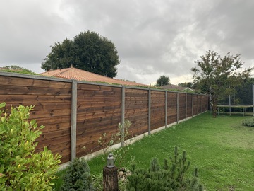 Clôture en bois et béton